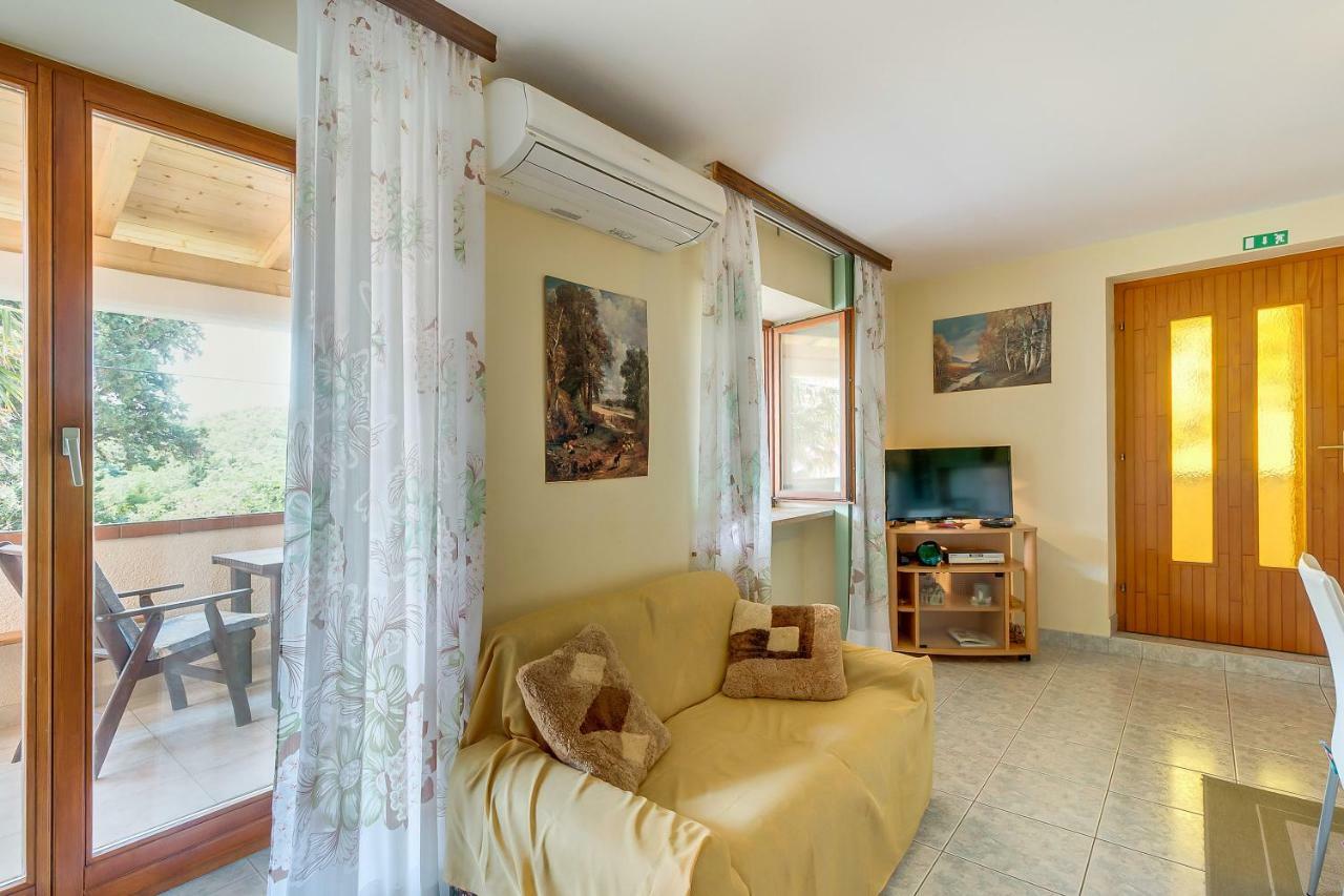 Apartmani Rukonic Aleksandar Nerezine Extérieur photo
