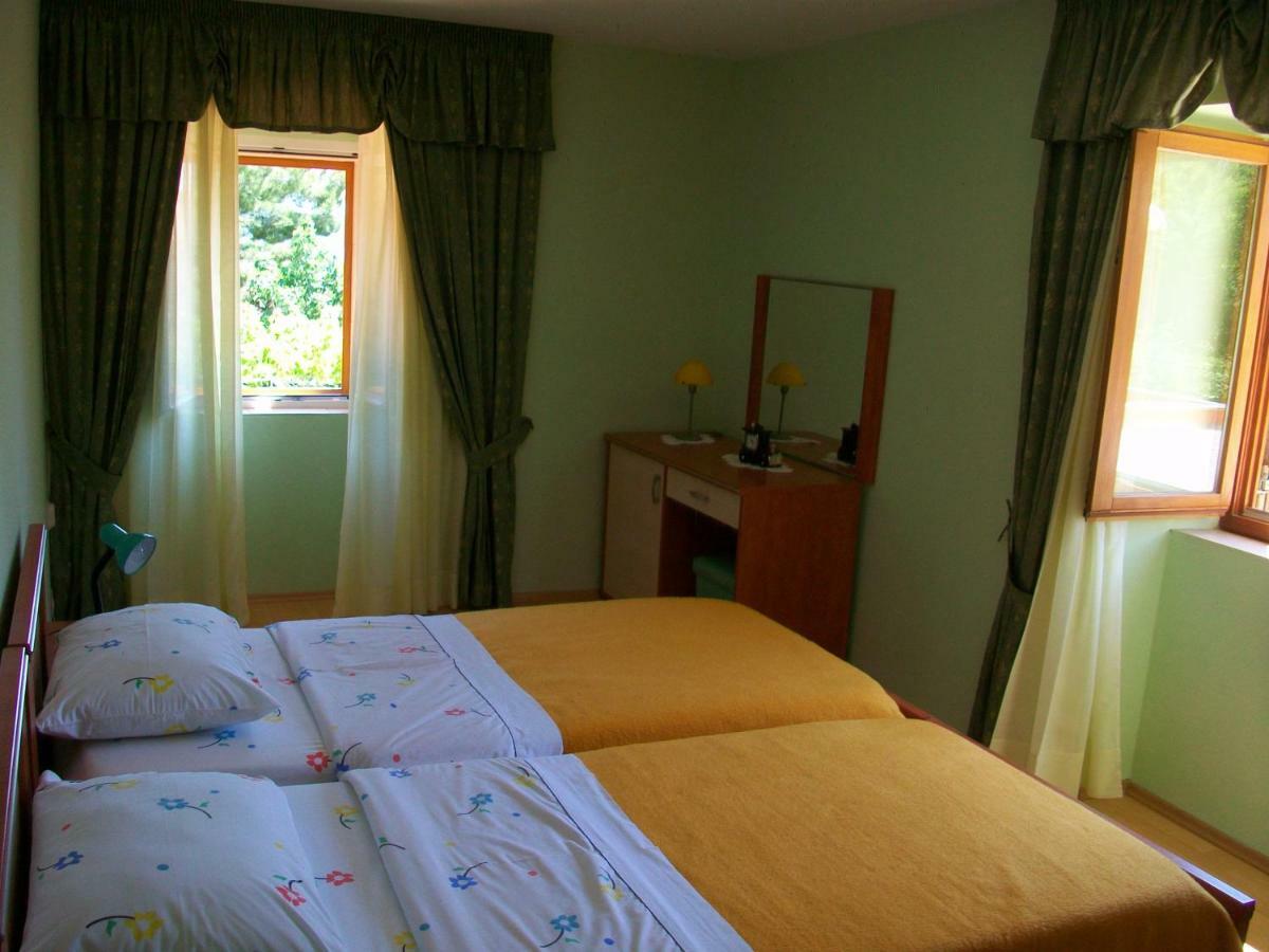 Apartmani Rukonic Aleksandar Nerezine Extérieur photo